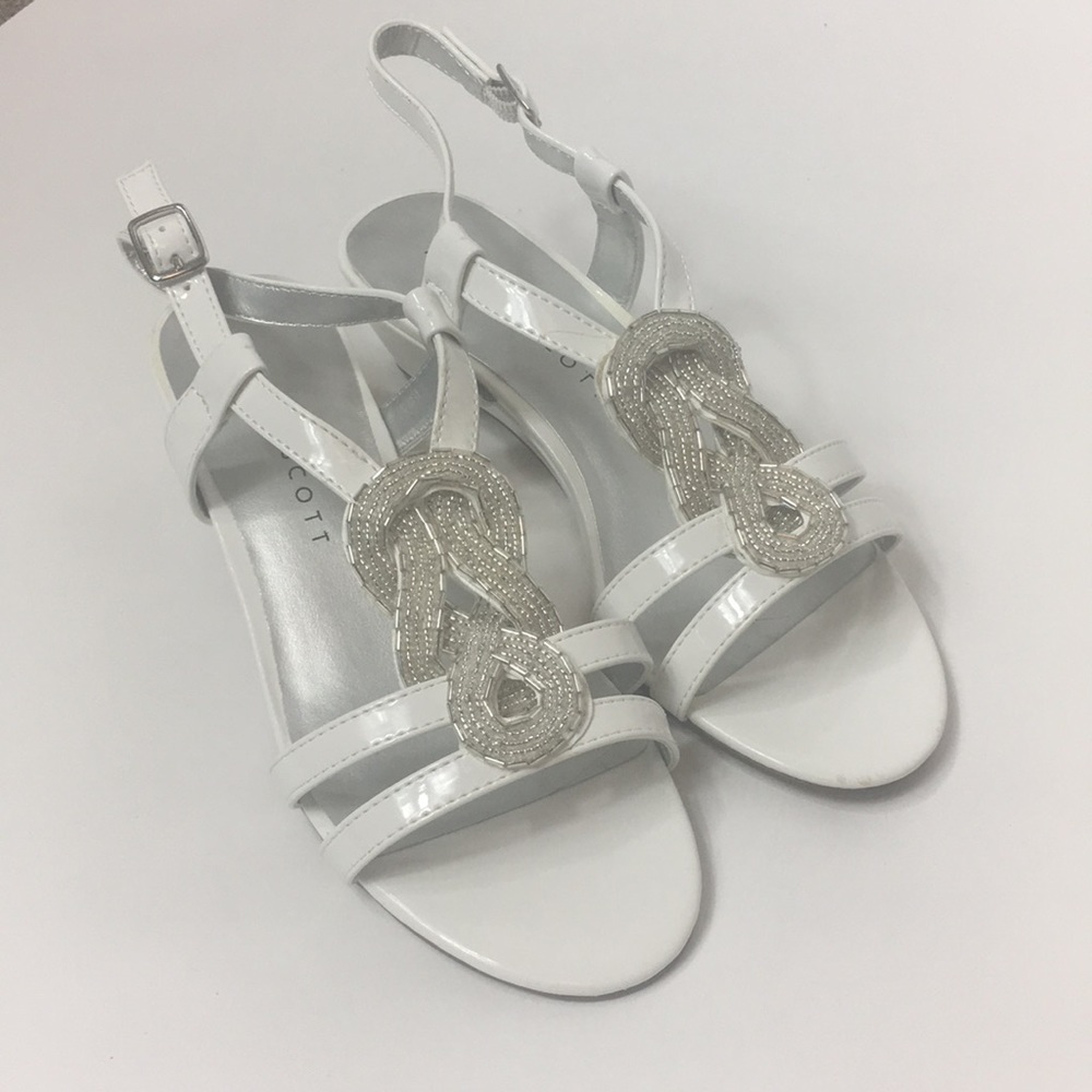 Karen Scott Clemm White Wedge Sandals NIB